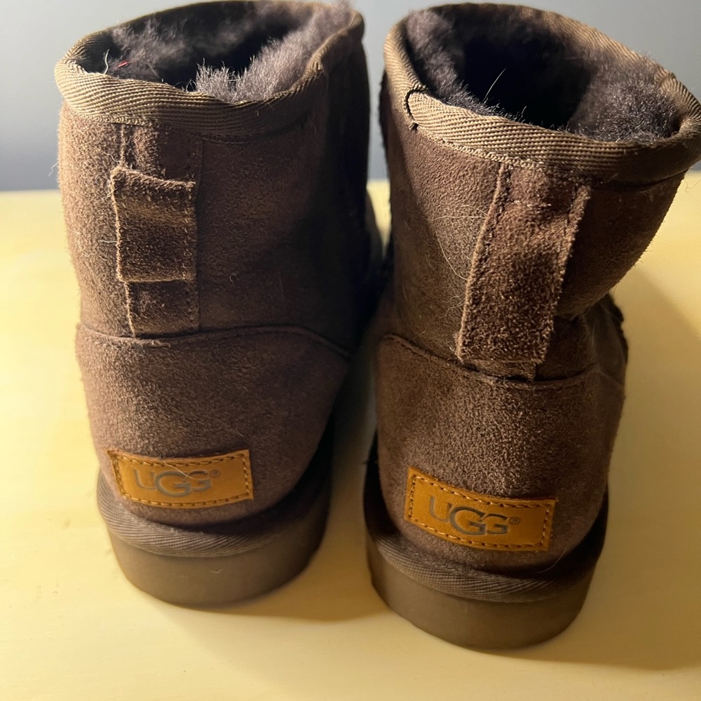 Brown Short Ugg Boots - Size 9